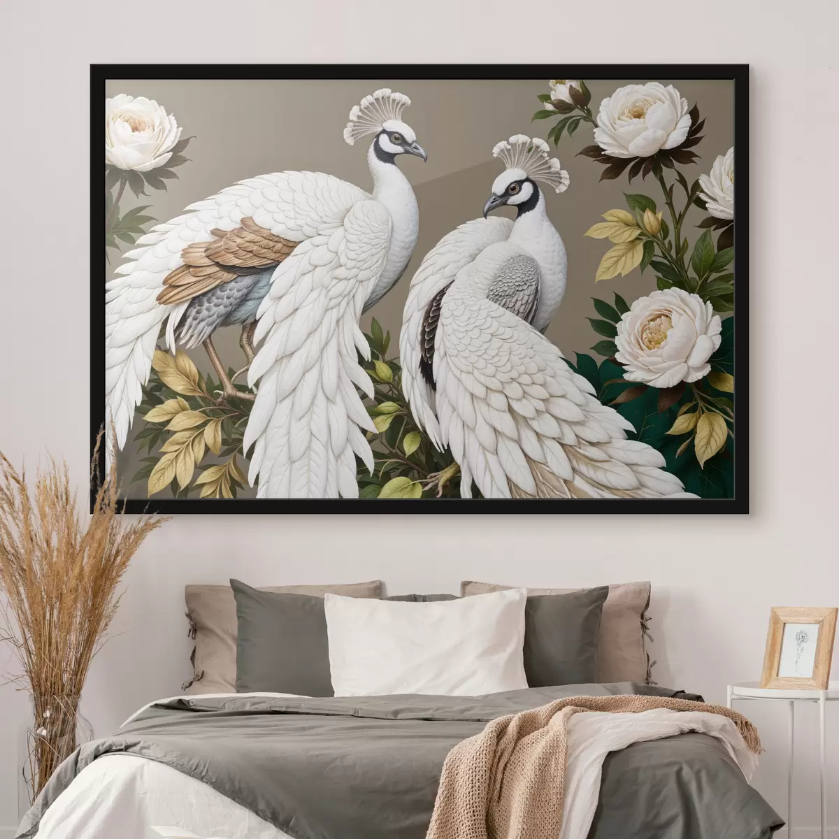 Poster Due pavoni bianchi con piume ornate appollaiati su un ramo con fiori f40022