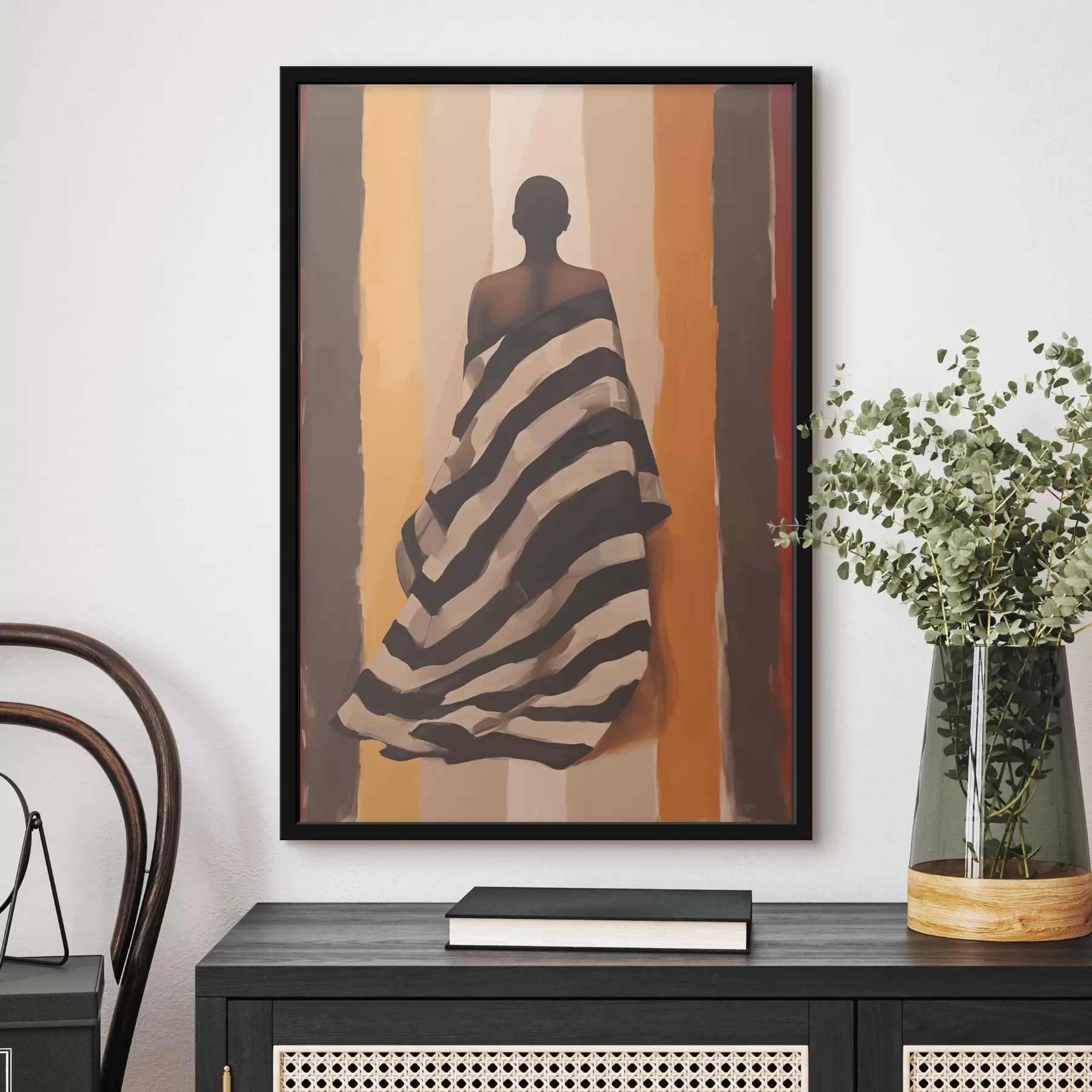 carta da parati Silhouette di una donna afroamericana con mantello a righe su uno sfondo a righe verticali, nero, beige, giallo, rosso, marrone nr. f40487