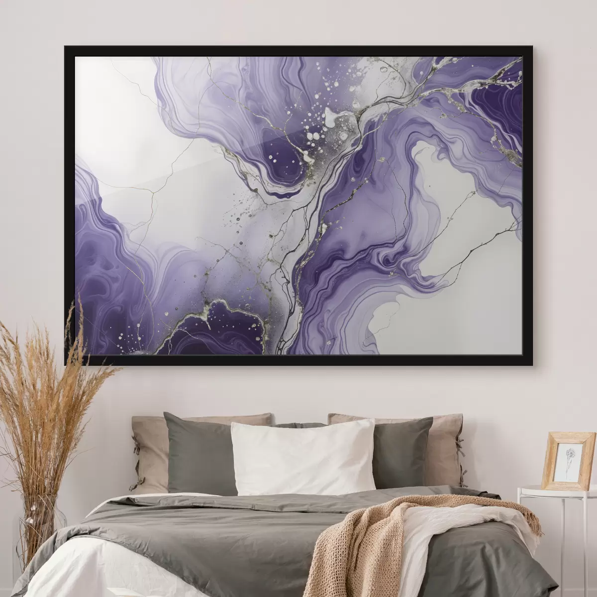 Poster Stampa di composizione artistica fluida astratta con inchiostro vorticoso viola, bianco e grigio f40566