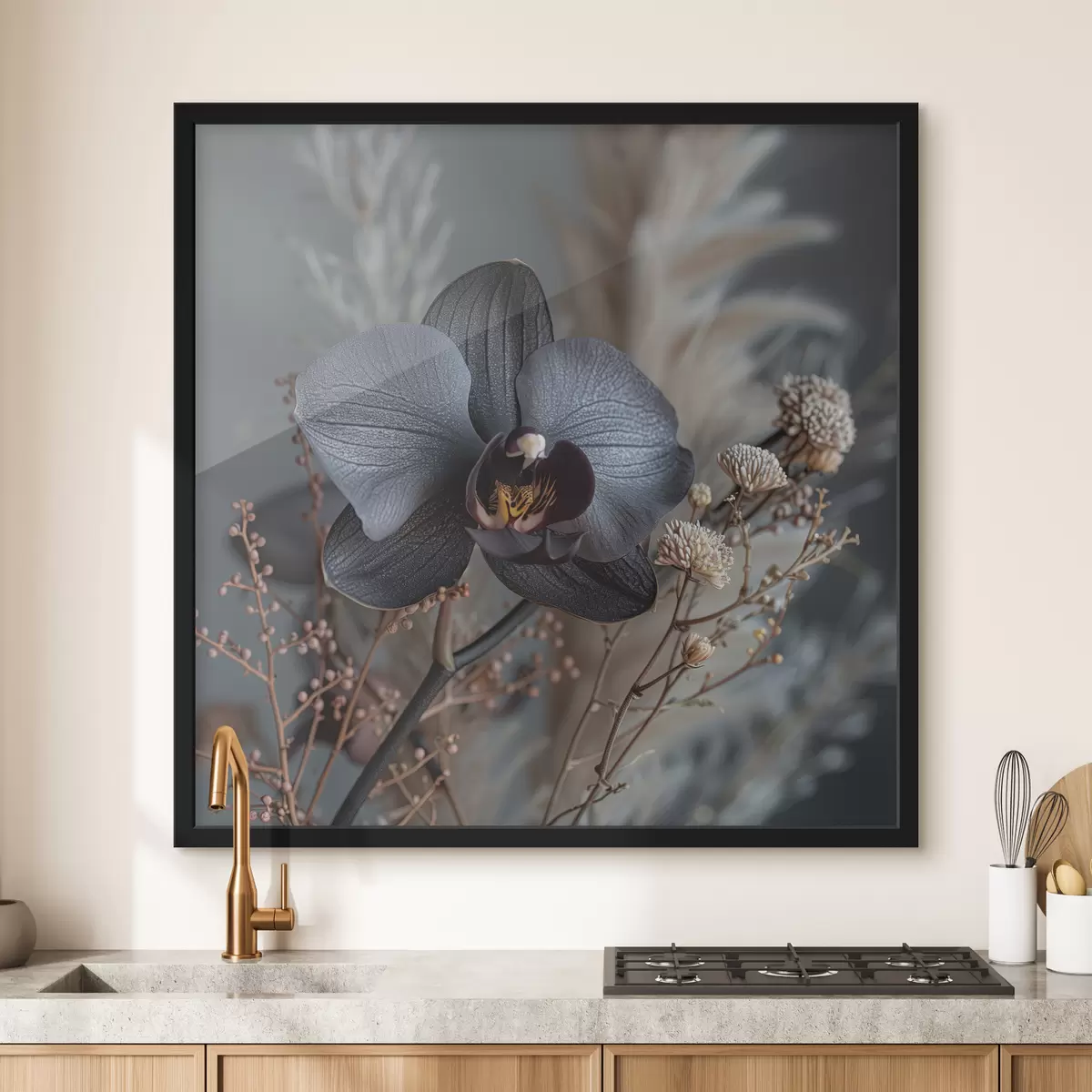 Poster Elegante composizione floreale di orchidea nera e altri fiori secchi f40661