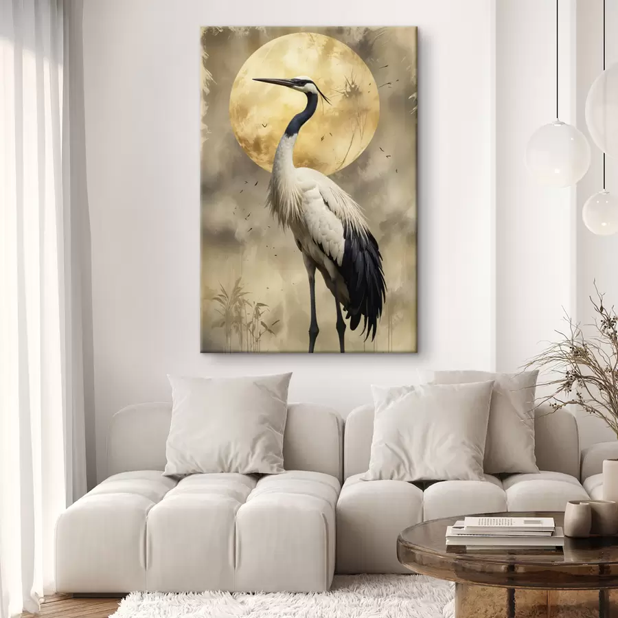 carta da parati Una maestosa gru grigia in piedi davanti a una grande luna piena, con uno sfondo naturale sfocato nr. s40591