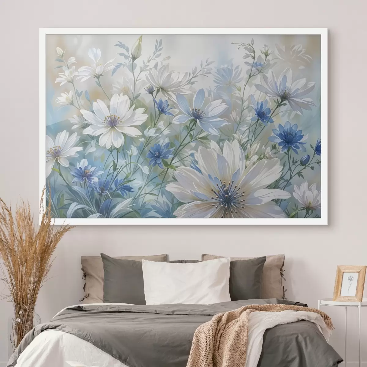 Poster Un campo di fiori bianchi e blu simili a margherite con foglie e steli verdi su uno sfondo morbido e sfocato f41086