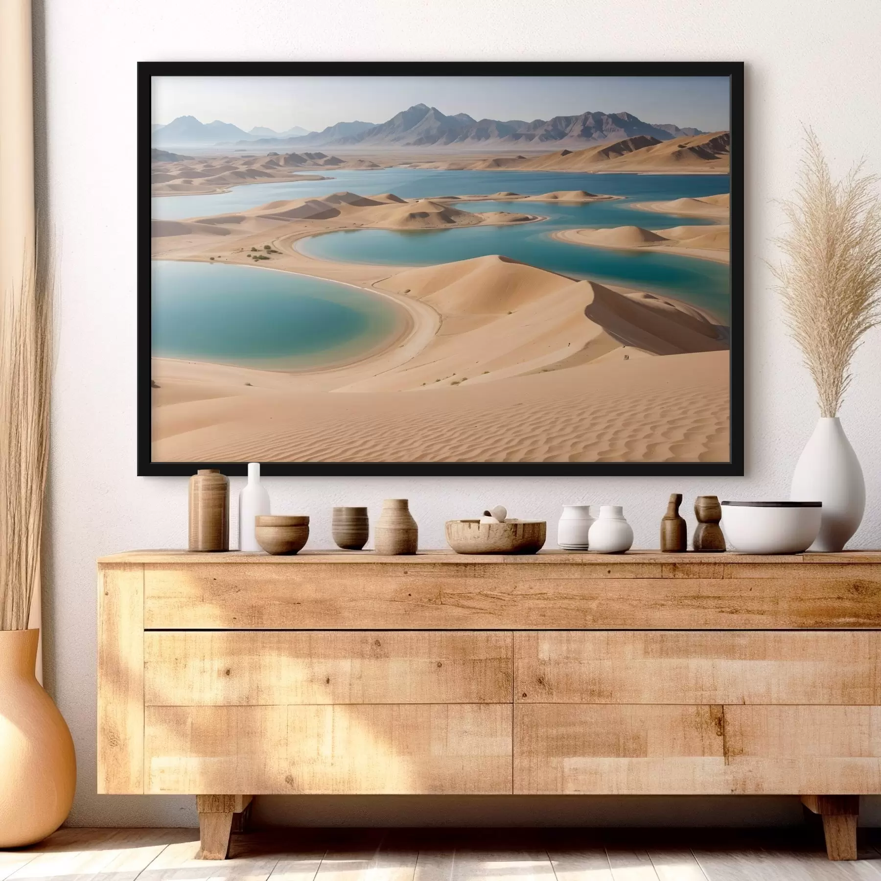 carta da parati Un vasto paesaggio desertico con dune di sabbia e laghi turchesi, circondato da aspre montagne nr. f41087