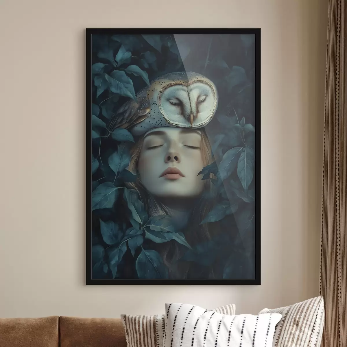 Poster Donna con gufo tra le foglie verdi, pace, natura f41445