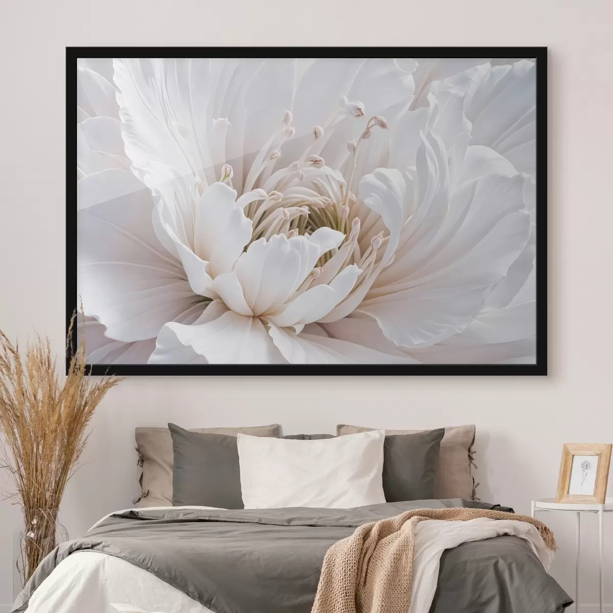 Poster Un primo piano di un grande e delicato fiore color pastello con petali morbidi e svolazzanti f41721