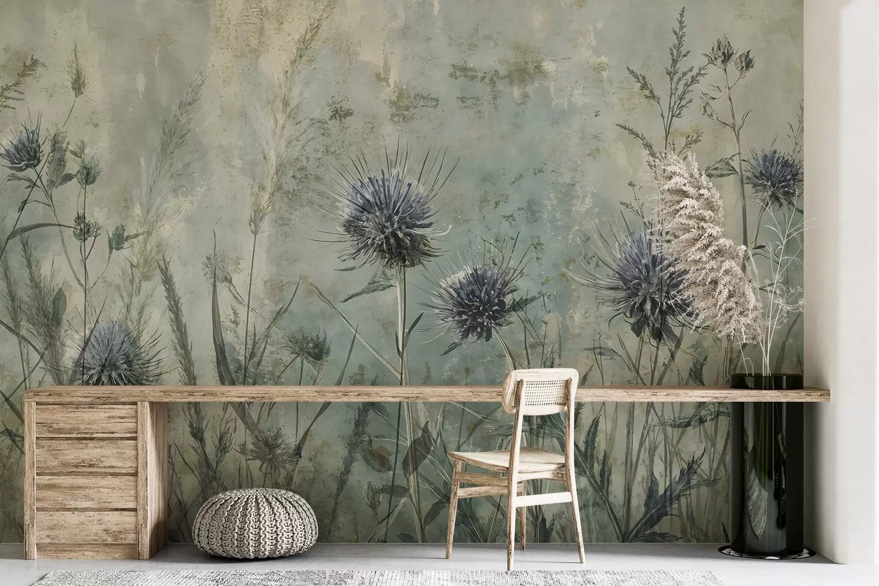 Carta da parati Floreale Un campo di fiori di cardo viola con fiori e fogliame sfocati sullo sfondo testurizzato vintage n. w08463