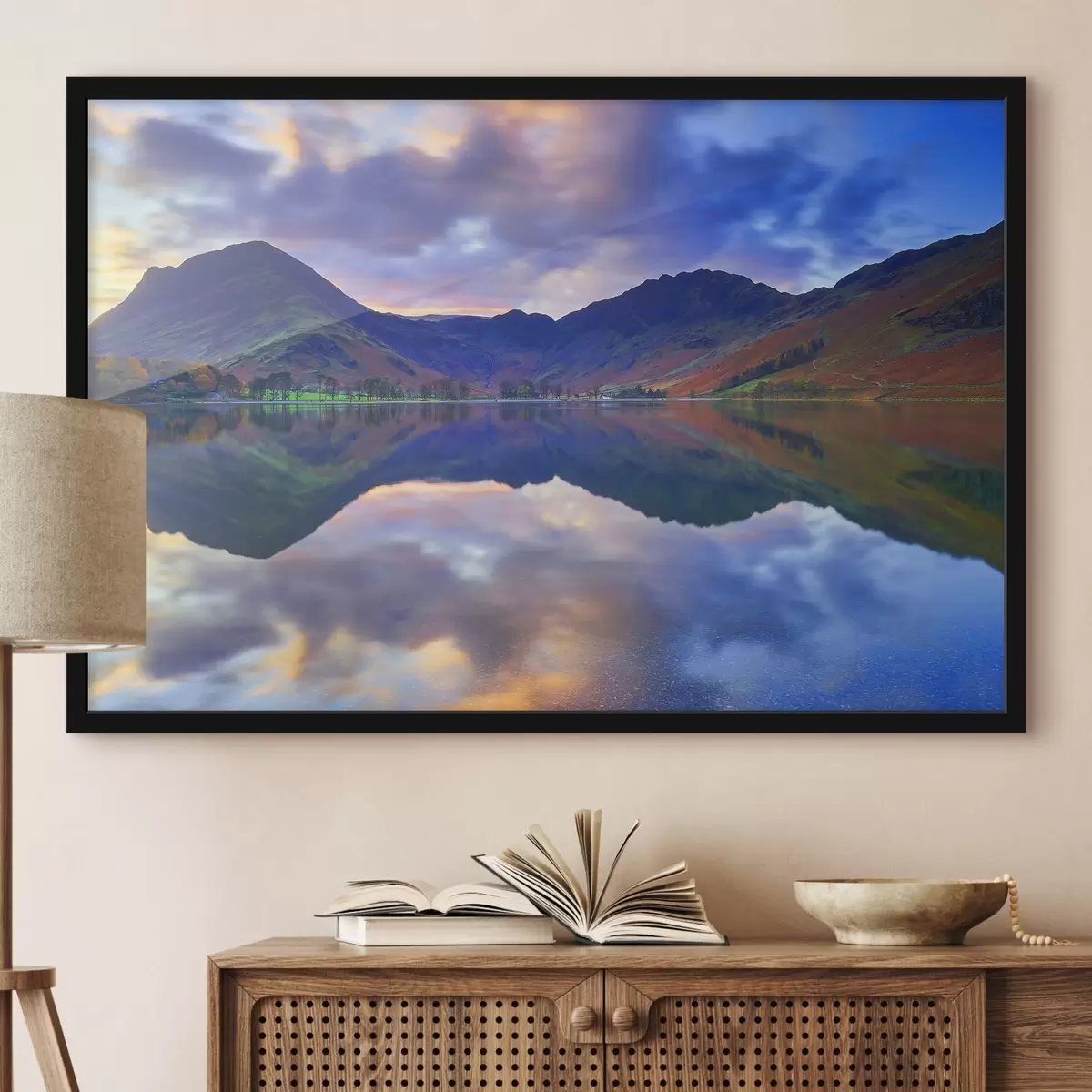Poster Un lago con montagne sullo sfondo f37533