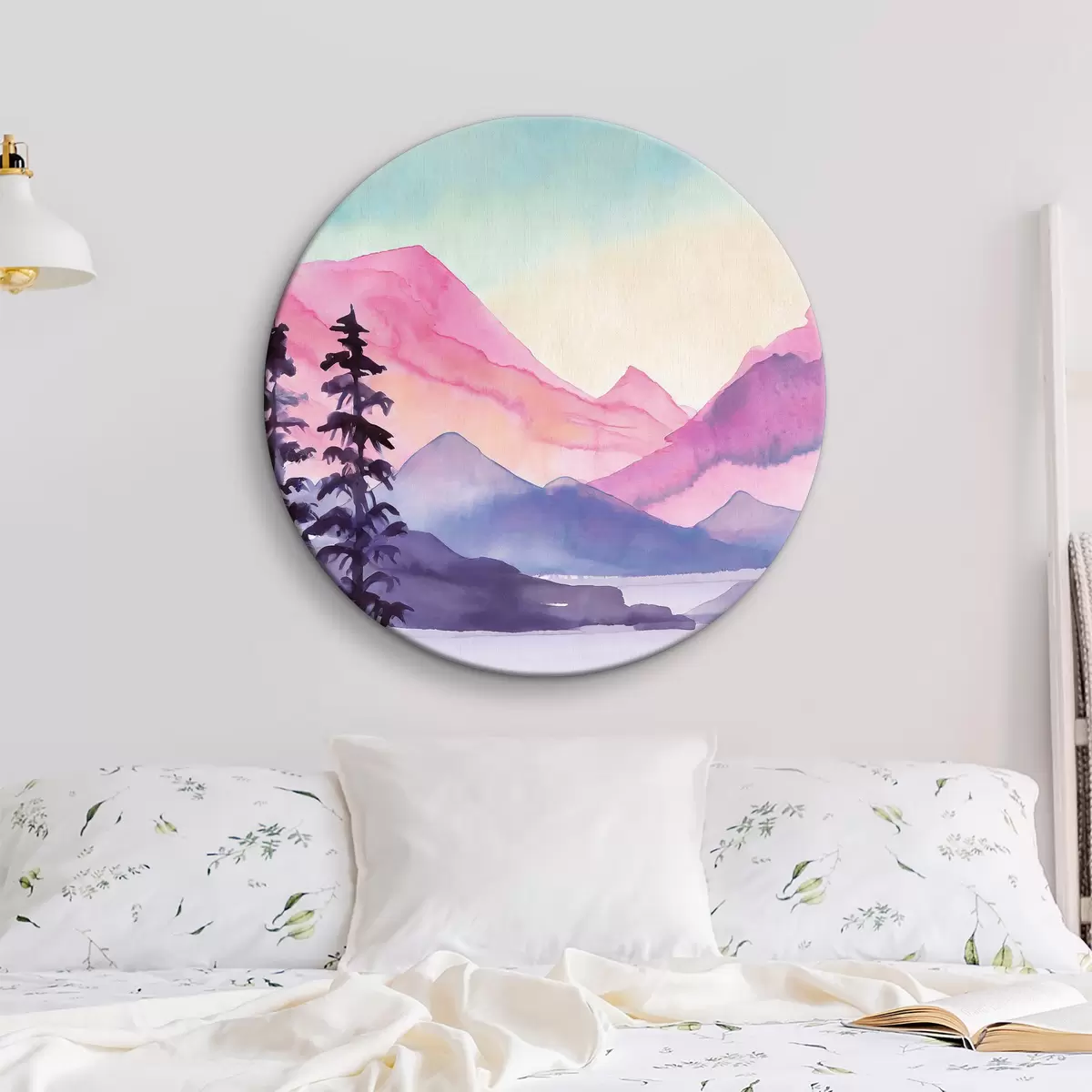 Quadri rotondi Paesaggio montano acquerellato, alba, colori tenui viola, rosa e blu r36496