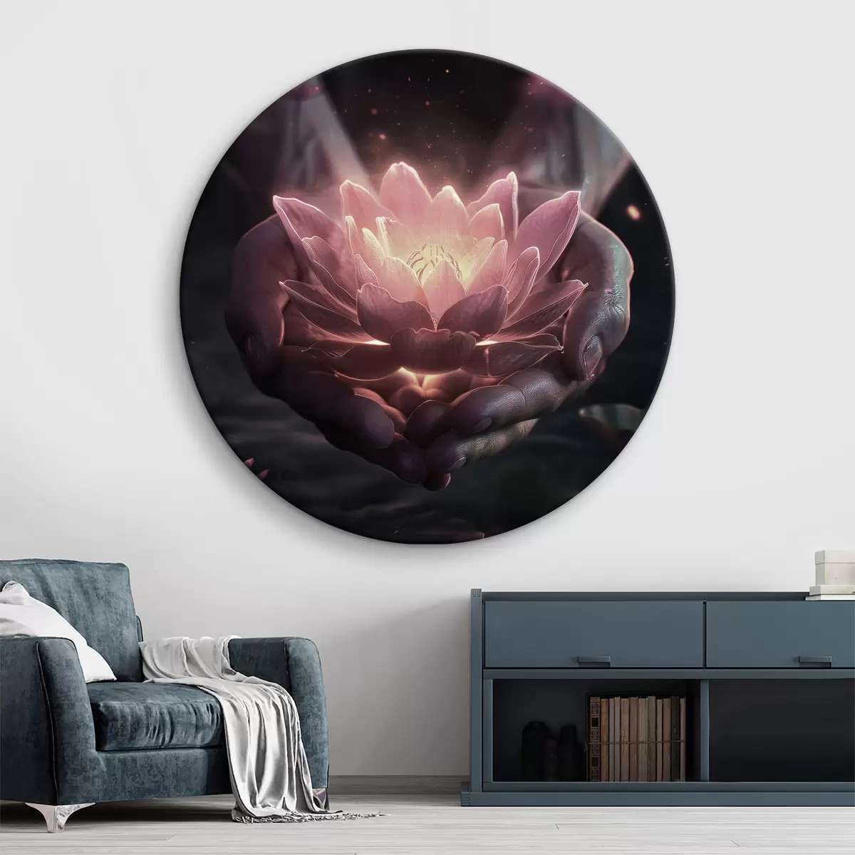 Quadri rotondi Persona che tiene in mano un fiore r38527