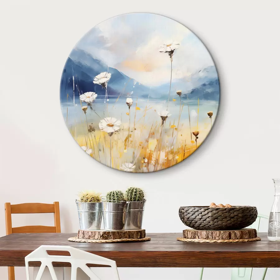 carta da parati Margherite bianche sullo sfondo di montagne, colori blu, giallo, arancione nr. r40522