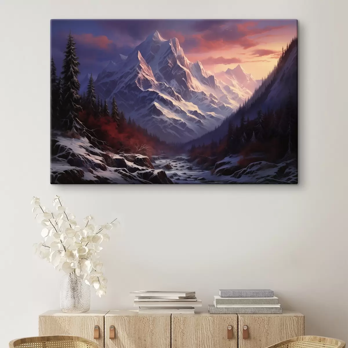 carta da parati Un paesaggio montano mozzafiato al tramonto con cime innevate, pini scuri e morbide sfumature rosa-viola nel cielo. nr. s42566