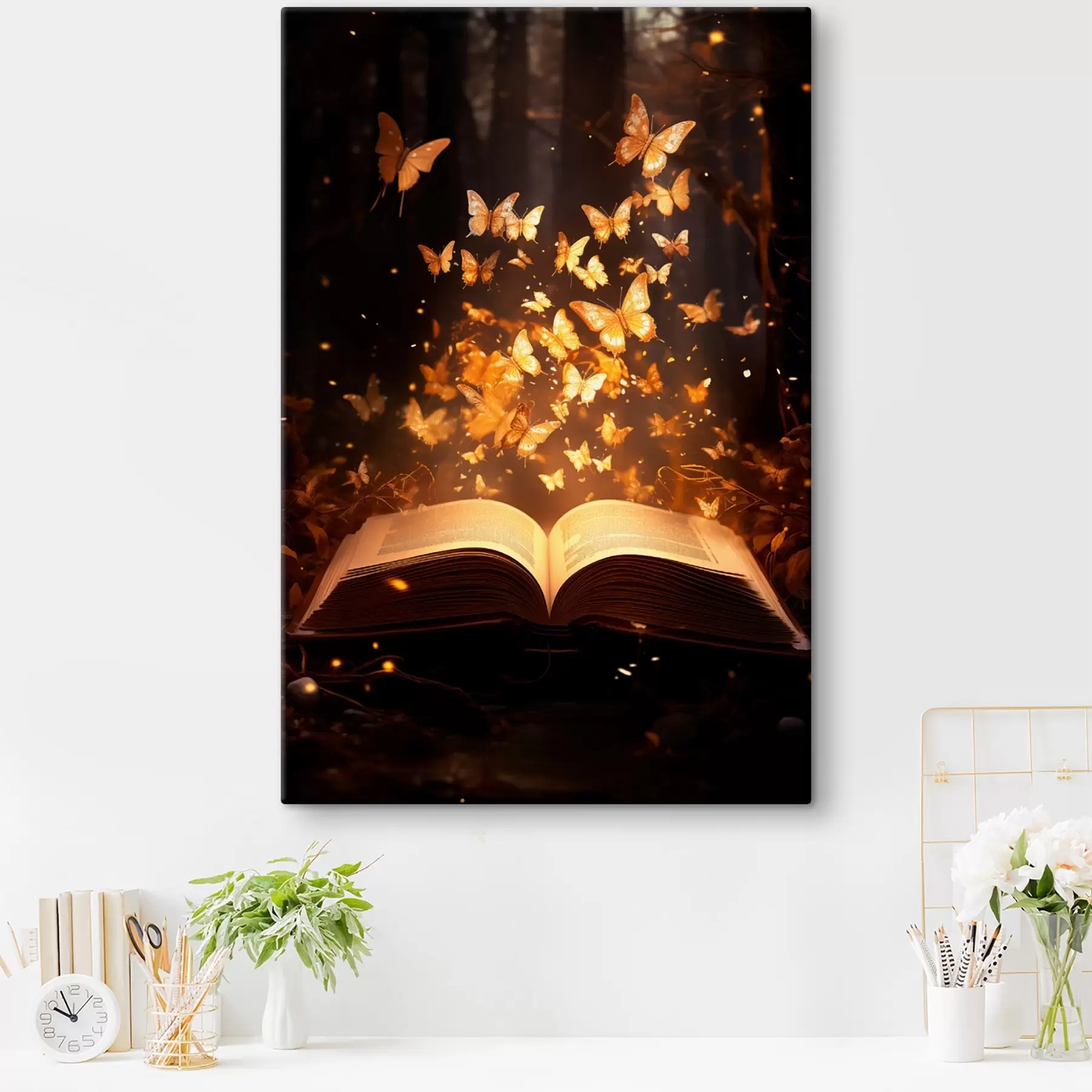 carta da parati Un libro aperto da cui emergono farfalle luminose che brillano in raggi di luce in una foresta buia e magica. nr. s42573