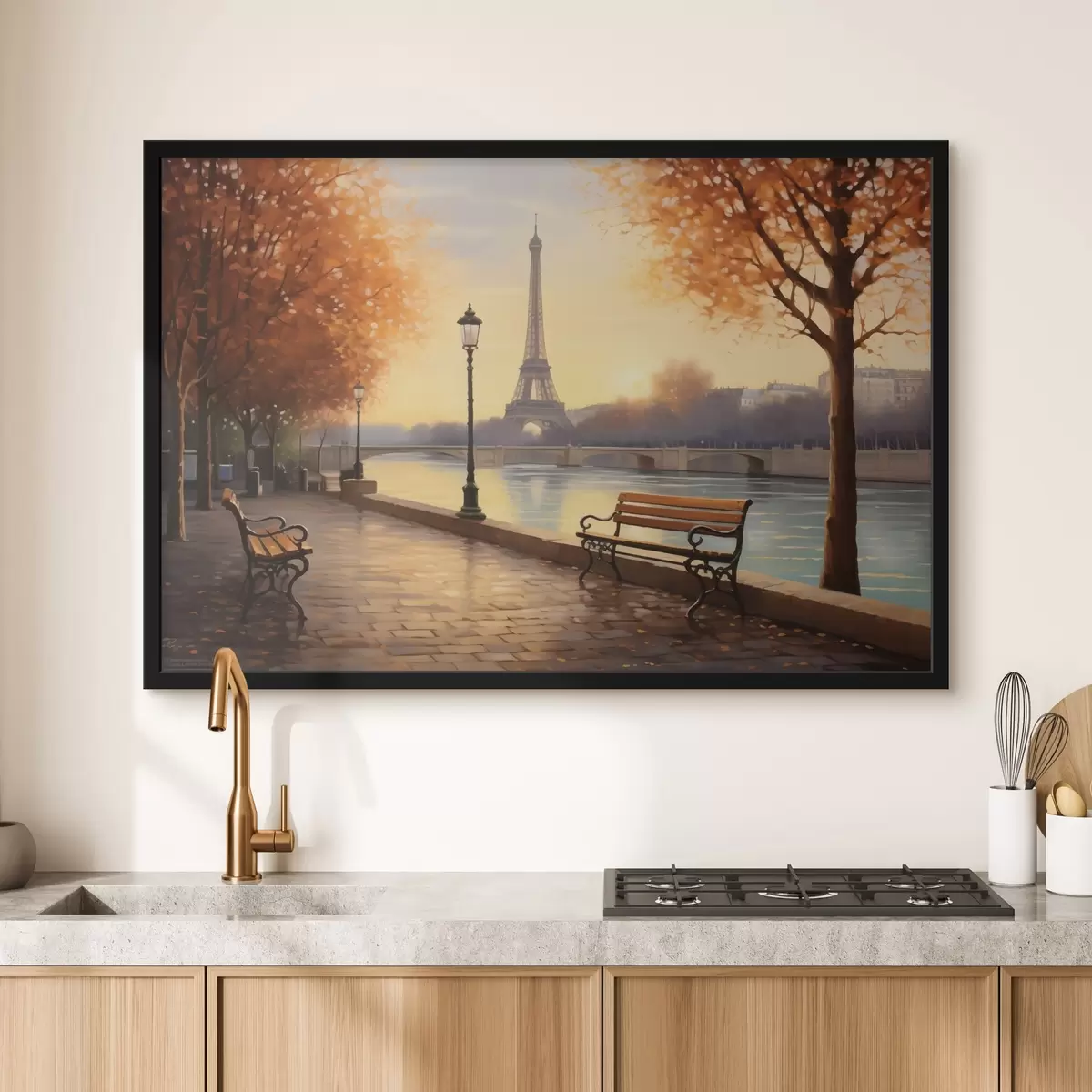 Poster Autunno a Parigi con vista sulla Torre Eiffel, l'argine della Senna ricoperto di foglie dorate, panchine e lampioni che aggiungono un'atmosfera romantica. f42577