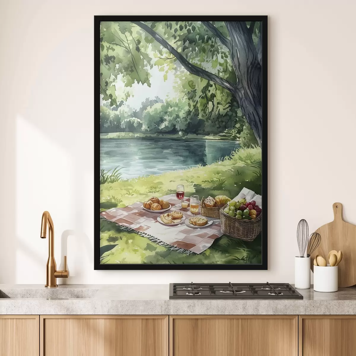 Poster Bellissimo picnic romantico in riva al lago d'estate, frutta e verde f42451