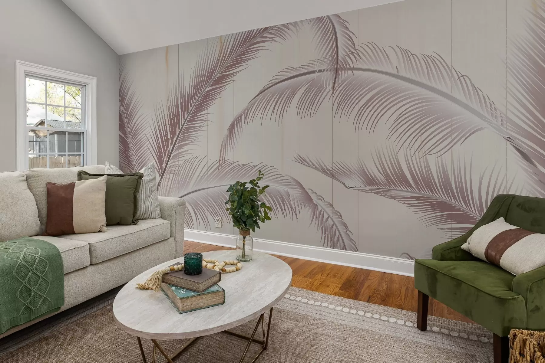 carta da parati Grande motivo di piume nei toni del rosa e del beige su uno sfondo chiaro con linee verticali che aggiungono un tocco di eleganza nr. w08685