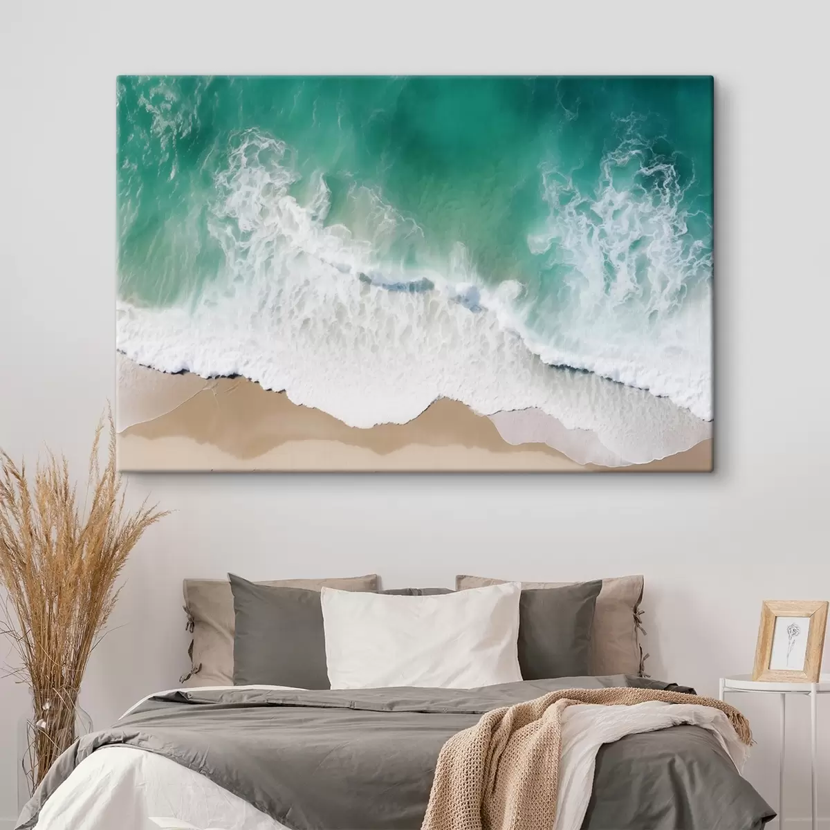 carta da parati Vista aerea di un litorale marino con onde turchesi che si infrangono dolcemente sulla spiaggia sabbiosa nr. s42930