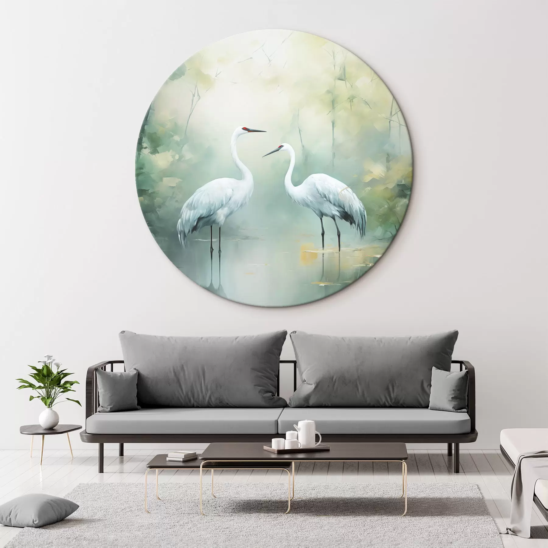 carta da parati Due gru bianche in piedi in uno stagno, circondate da una foresta verde e lussureggiante con un'illuminazione morbida e diffusa nr. r43166