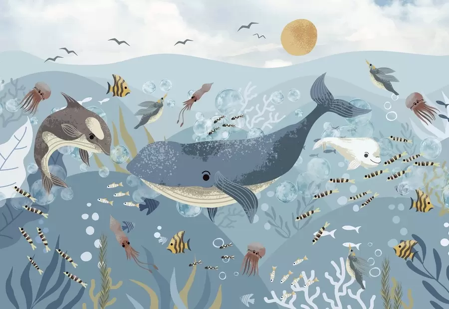 Carta da parati Mare Illustrazione per bambini con una simpatica stampa di una balena blu circondata da pesci, calamari e meduse in un oceano blu con bolle di sapone