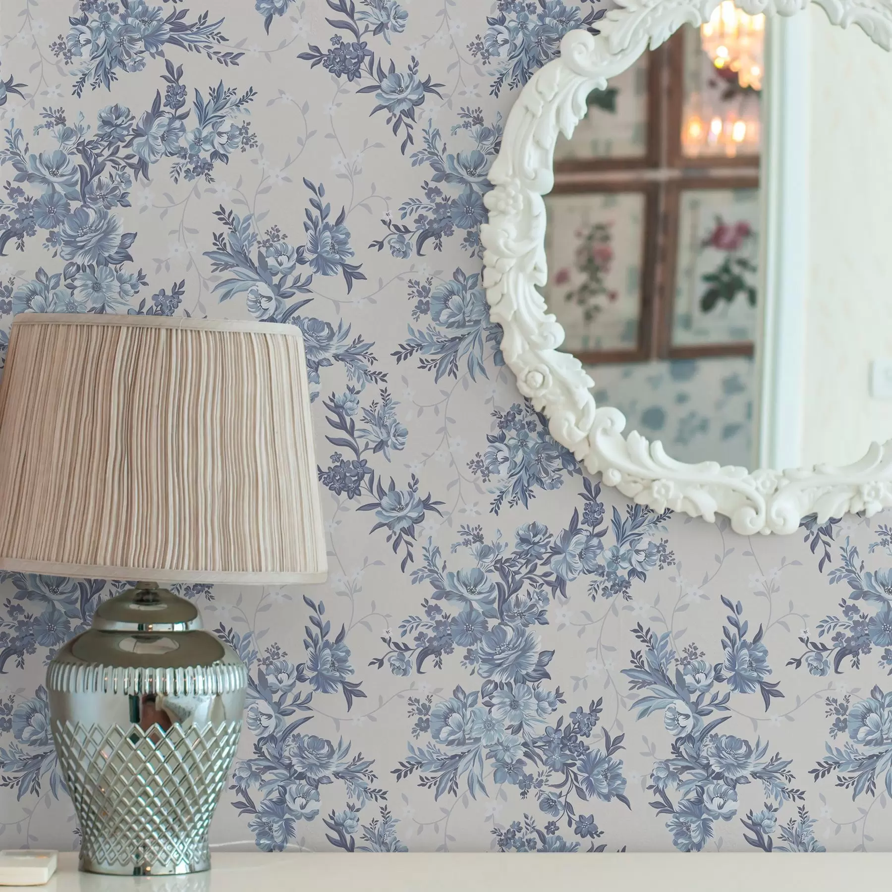 carta da parati Delicati fiori e foglie nei colori blu e azzurro su sfondo chiaro nr. a00027