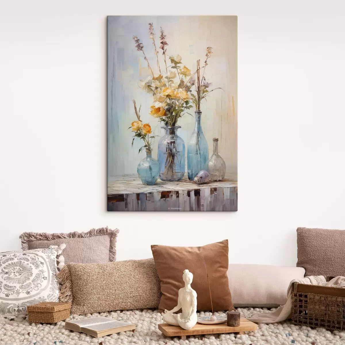 carta da parati Natura morta di rose gialle in vasi di vetro blu, sfondo dalla texture leggera, pennellate morbide, stile pittura a olio nr. s43409