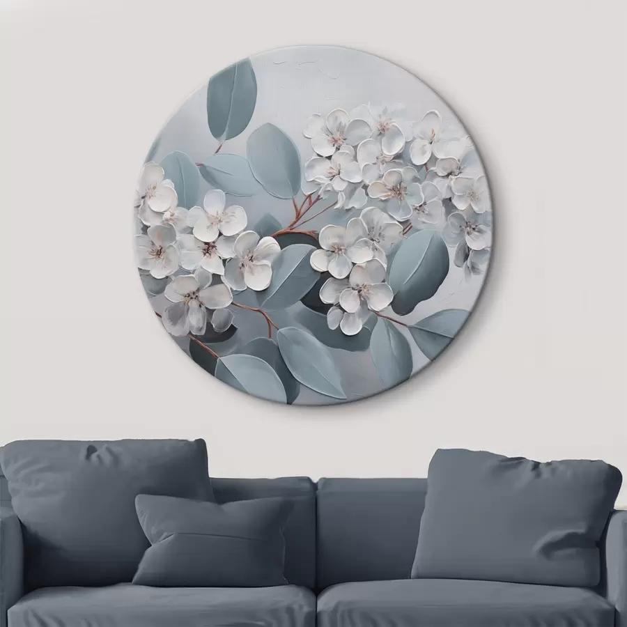 carta da parati Un ramo di fiori di ortensia bianca in piena fioritura, con foglie blu su uno sfondo grigio chiaro, stile pittura ad olio nr. r43391