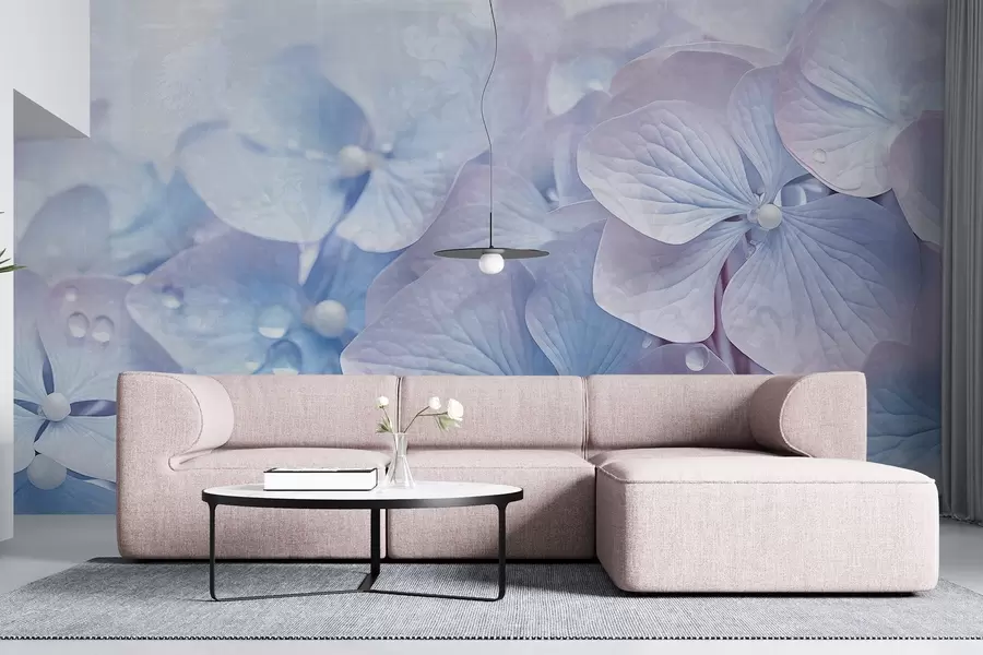 Carta da parati Floreale Fiori di ortensia vintage testurizzati blu e rosa con gocce d'acqua sui petali, sfondo rosa sfocato n. w08981