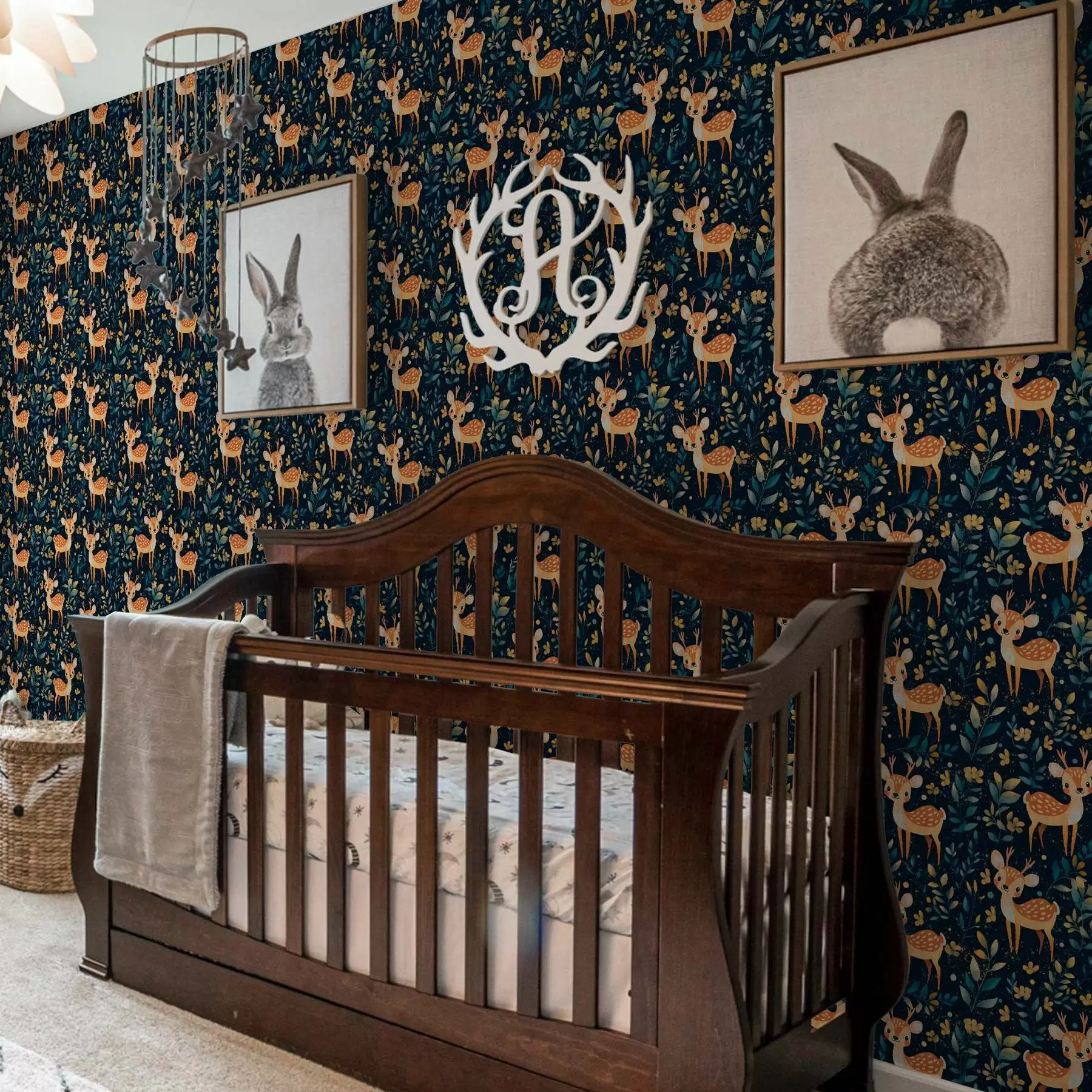 carta da parati Cerbiatto in una foresta scura con foglie gialle nr. a00124