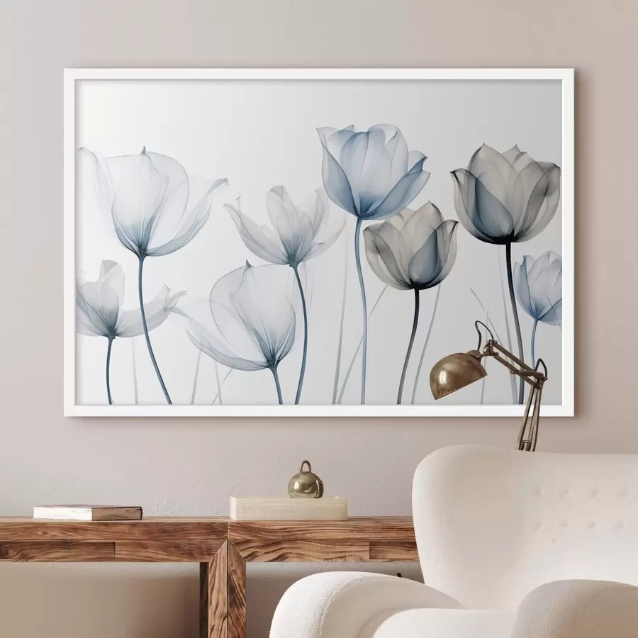 carta da parati Tulipani traslucidi blu e bianchi con steli lunghi, su uno sfondo bianco semplice nr. f44409