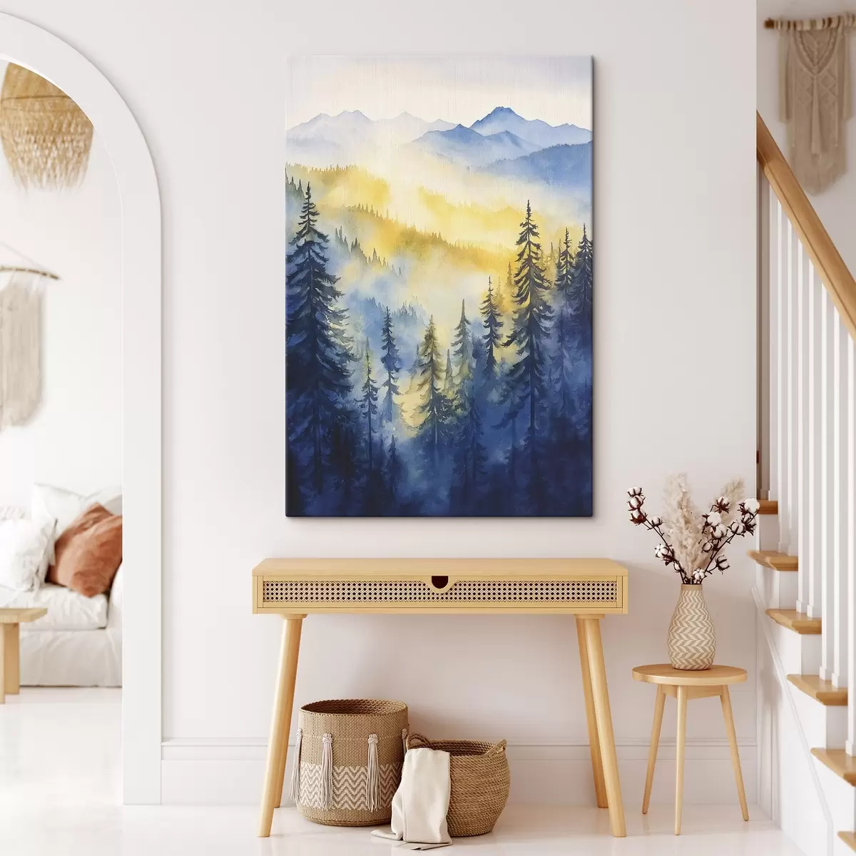 carta da parati Montagne nebbiose all'alba, foreste di pini, colori blu e giallo nr. s44602