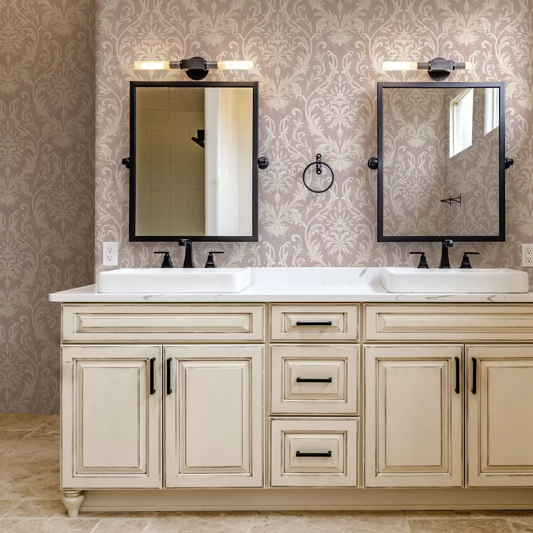 carta da parati Damasco classico su sfondo rosa, motivo barocco nr. a00227