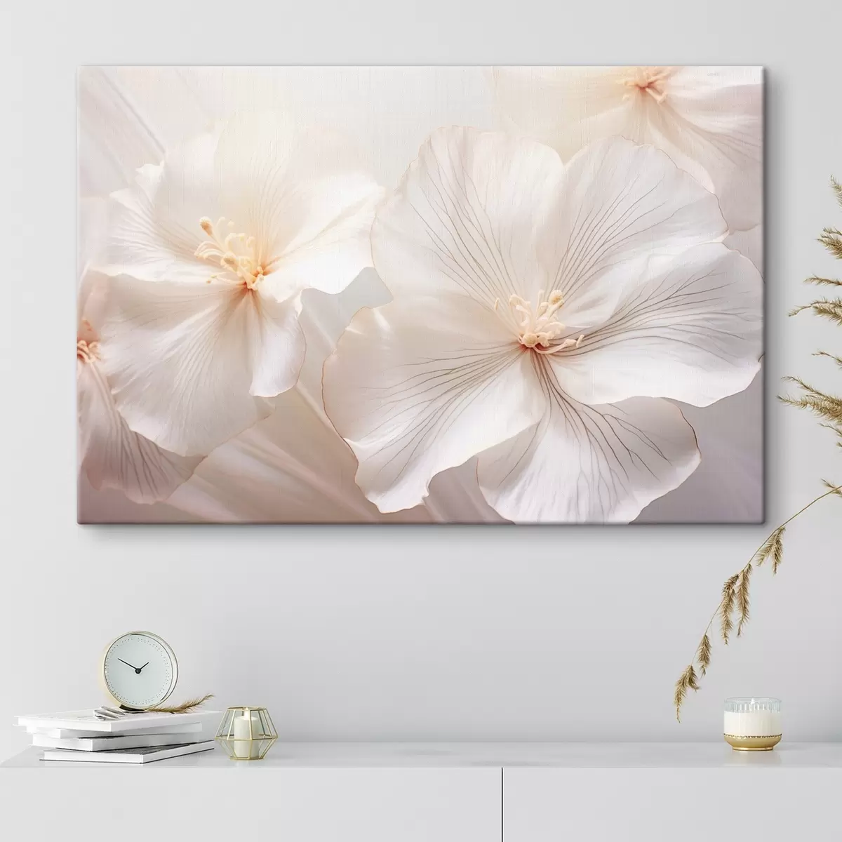 carta da parati Delicati fiori bianchi con petali e centri dai colori tenui e pastello, che creano un'arte floreale sognante ed eterea nr. s44858