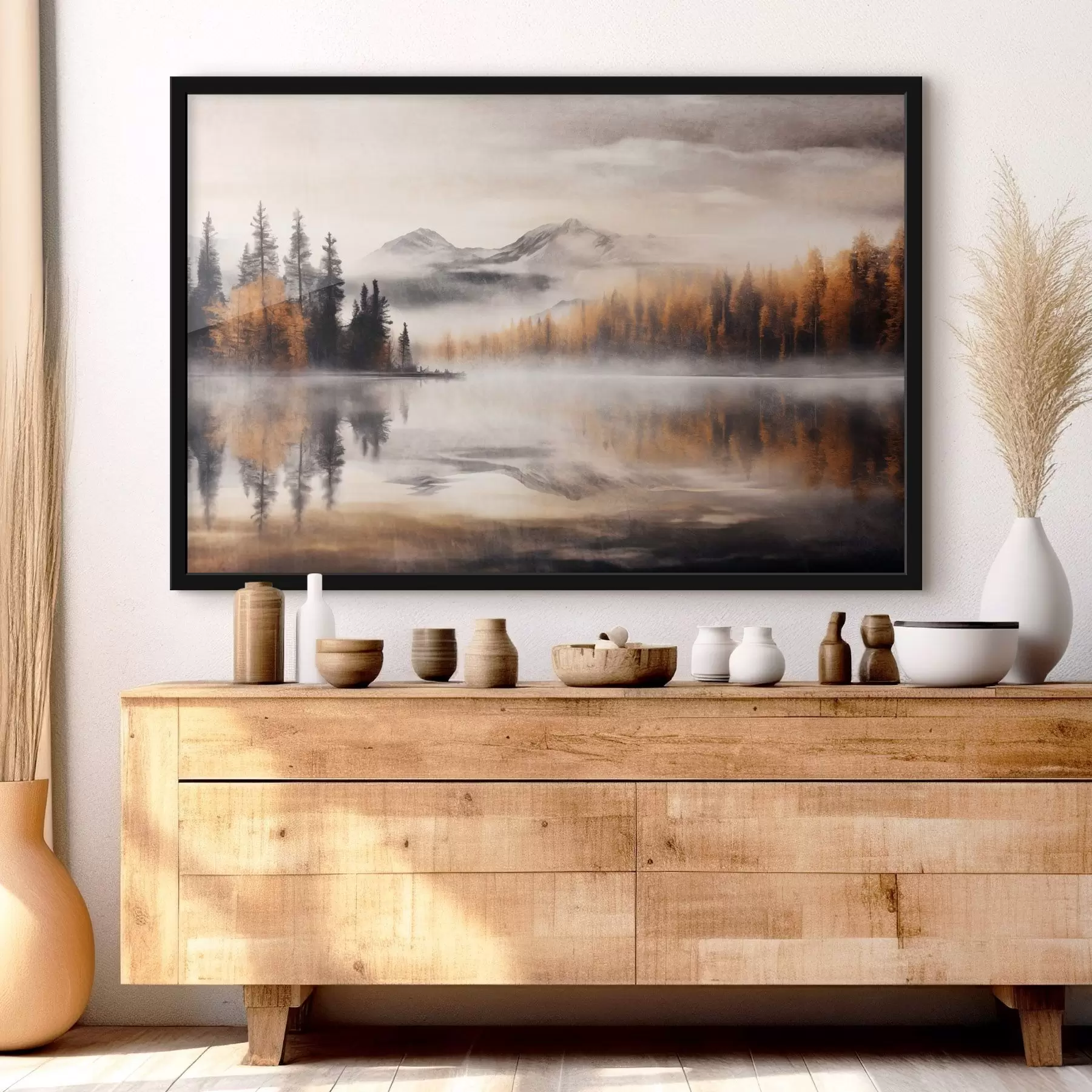 carta da parati Un paesaggio lacustre dalla texture nebbiosa con pini e montagne, cielo grigio e nuvoloso nr. f44856