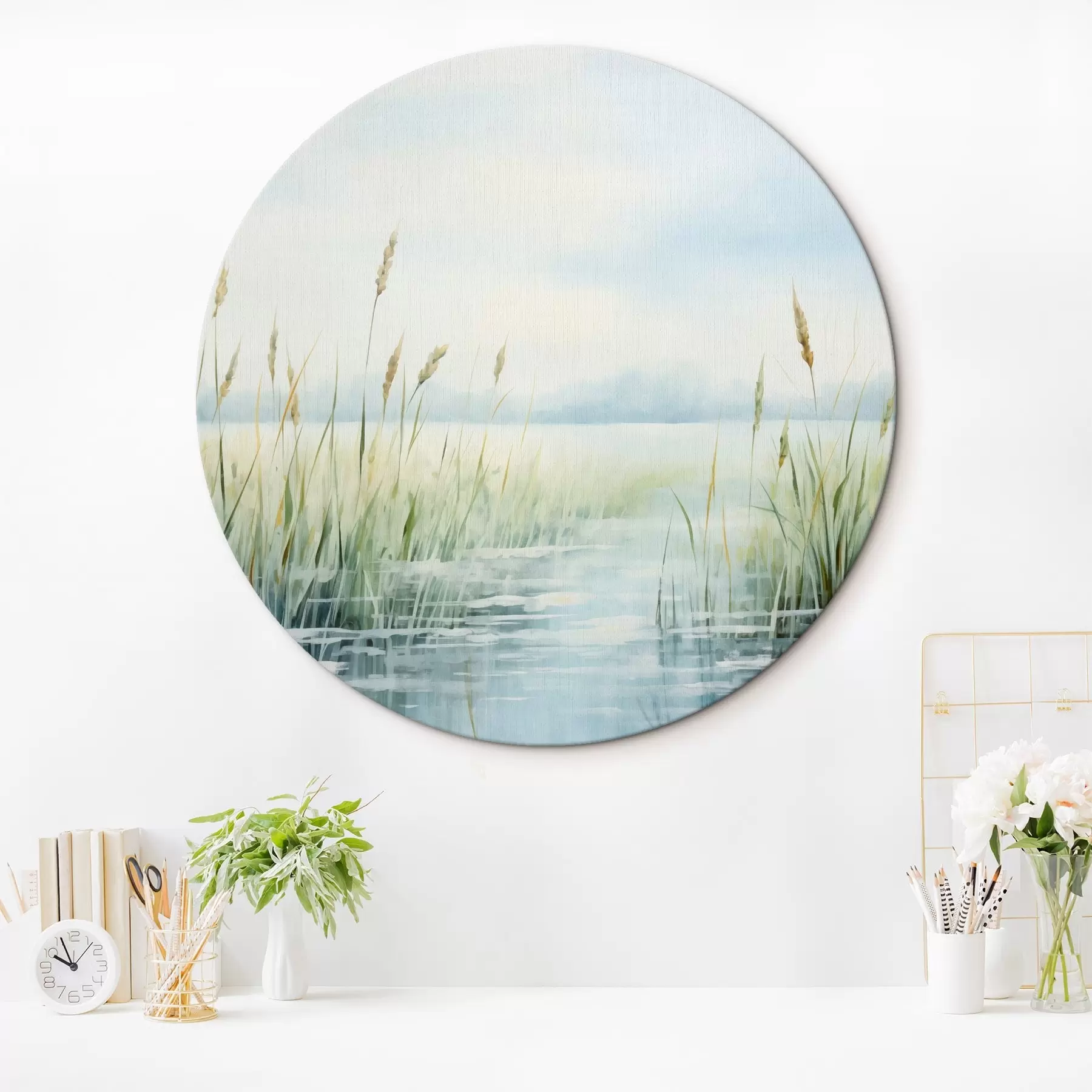 carta da parati Una pittura ad acquerello imitazione di erba alta che cresce vicino all'acqua, cielo coperto e sfondo sfocato nr. r44860