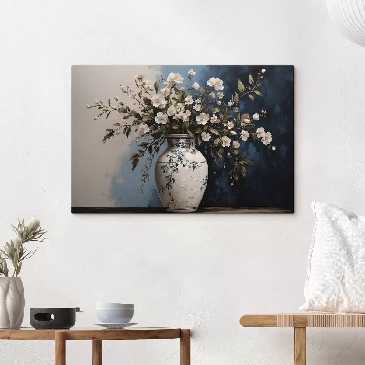 carta da parati Fiori bianchi e gialli in un grande vaso su sfondo blu nr. s44893