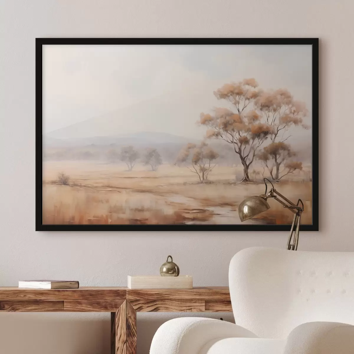 Poster Un campo con erba arancione e alcuni alberi con foglie arancioni, montagne sullo sfondo con un cielo nuvoloso f44927