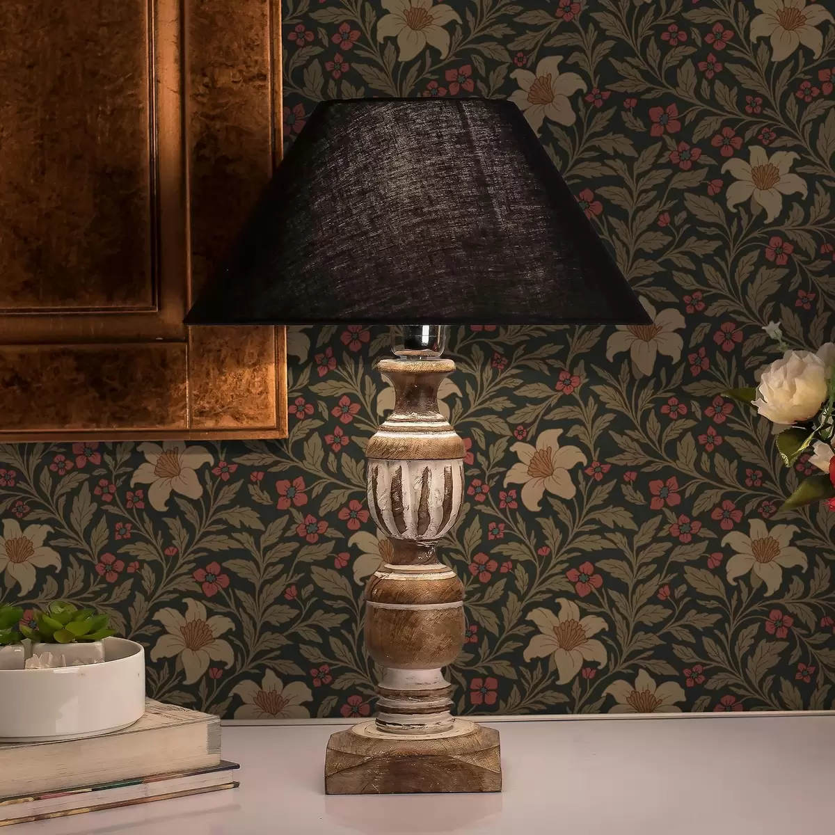 Carta da parati Sfondo scuro con fiori gialli e rossi in stile Art Nouveau a00293