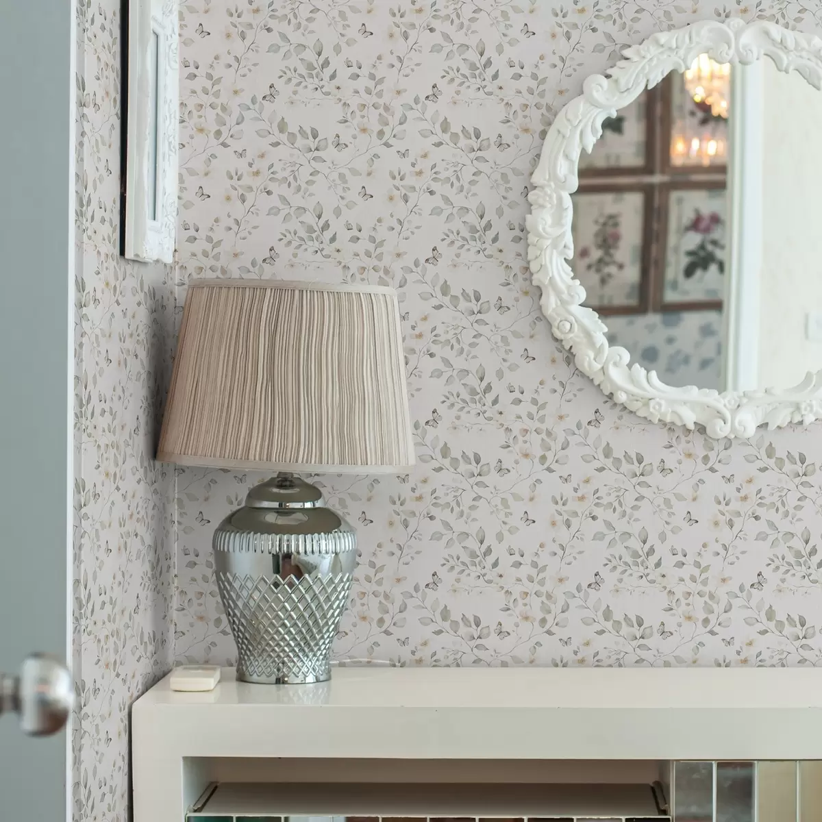 Carta da parati Rami leggeri con foglie e fiori in piccola ripetizione a00343