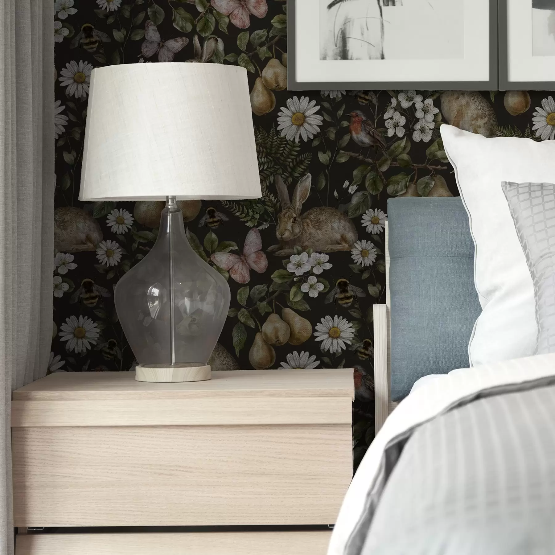 carta da parati Conigli realistici, pere, fiori e insetti su sfondo scuro nr. a00401