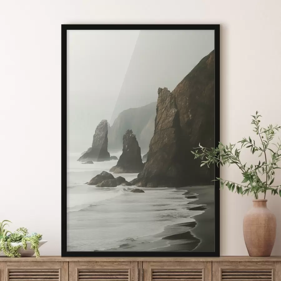 carta da parati Scogliere rocciose e costa marina, onde che si infrangono sulla riva, paesaggio dall'atmosfera lunatica, toni terrosi nr. f45193