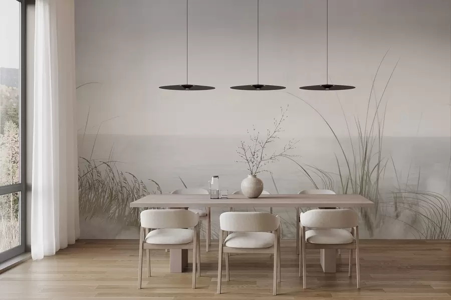 Carta da parati nature Riva nebbiosa con delicate erbe in primo piano 