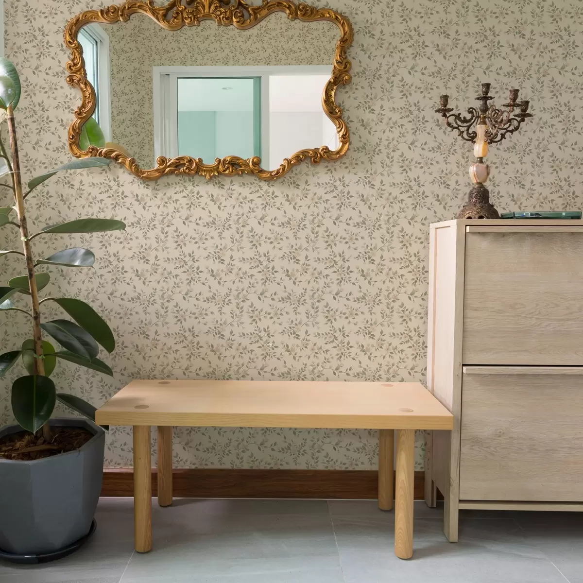 Carta da parati Delicati rami di fiori pastello su sfondo beige a00390