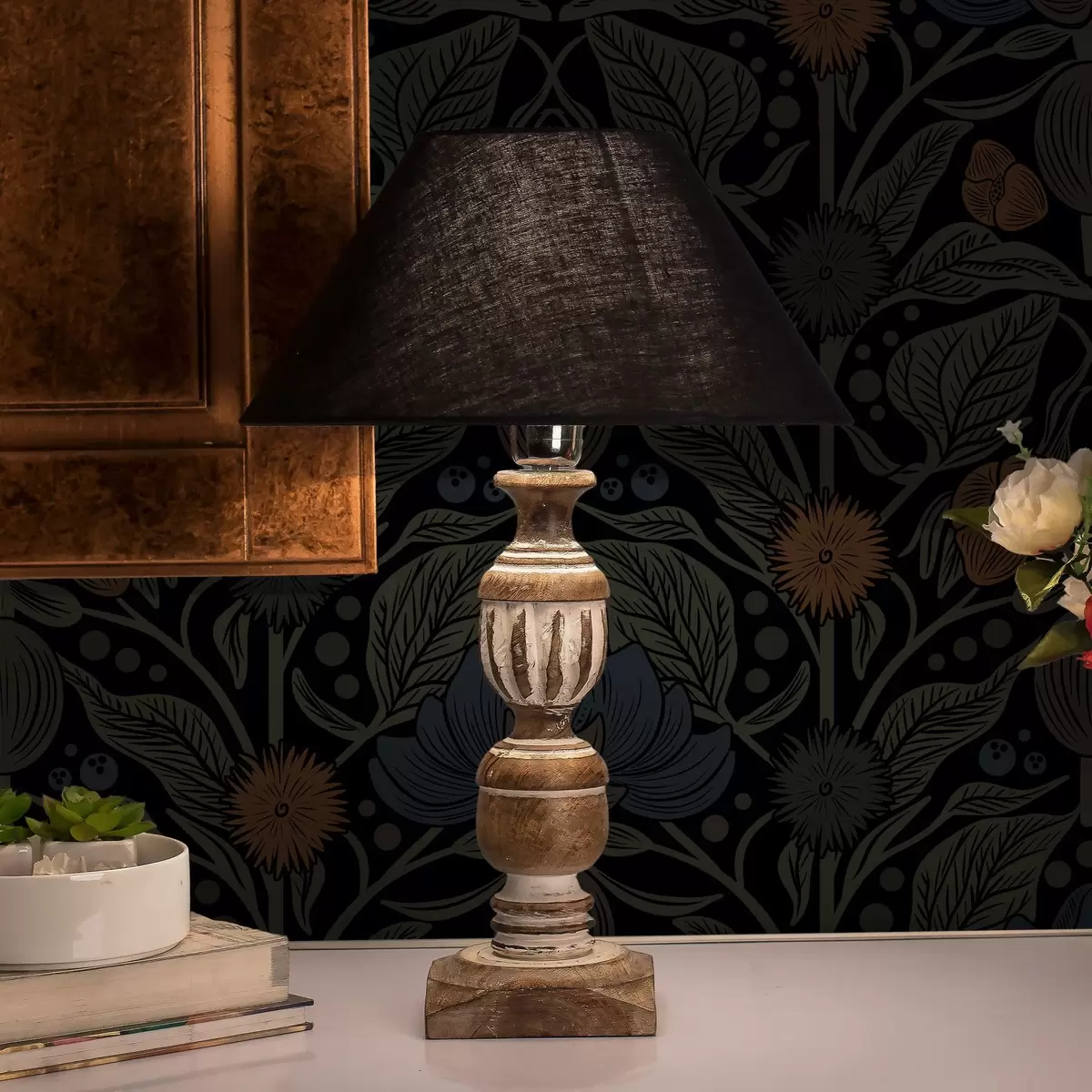 Carta da parati Ornamento floreale scuro con accenti arancioni a00411