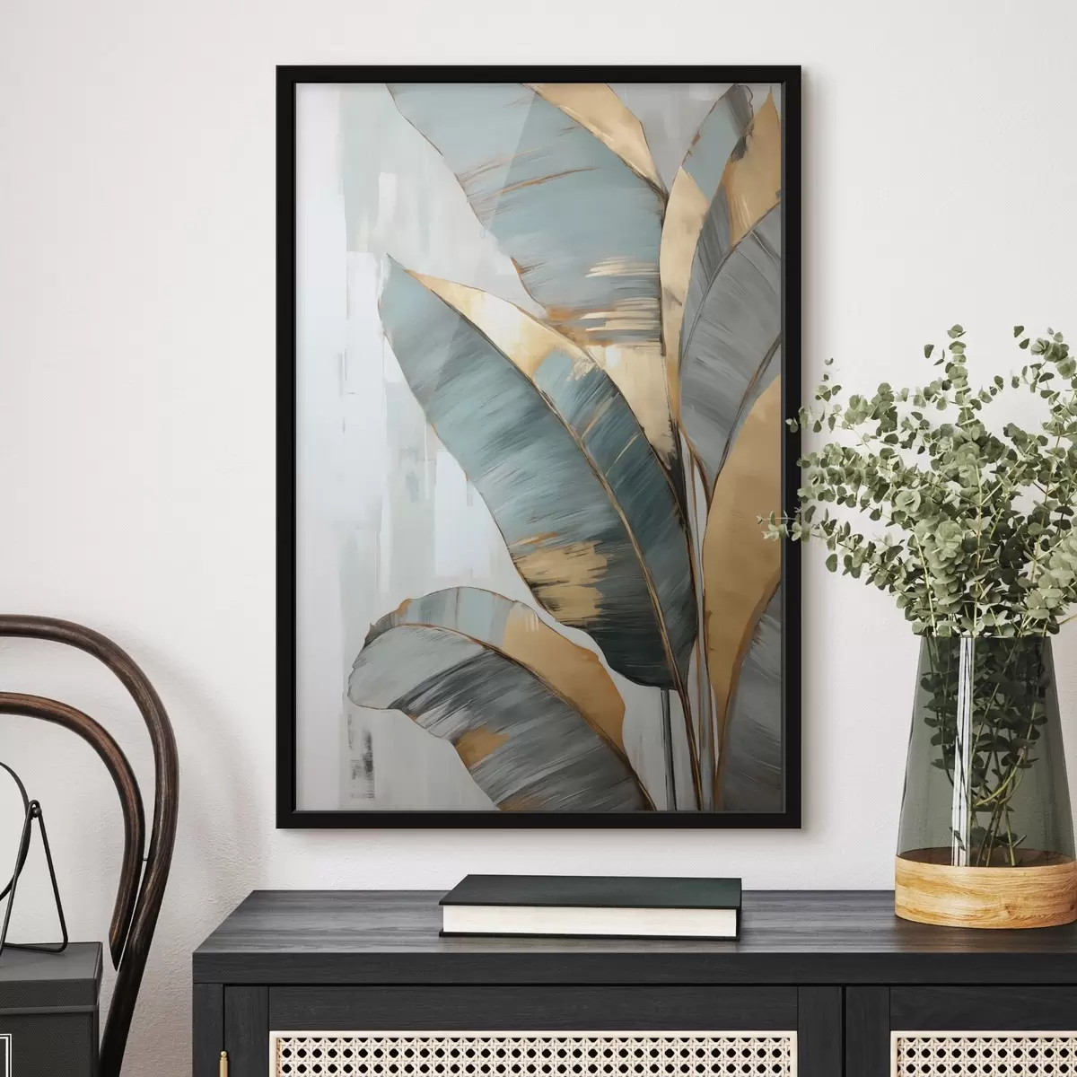 Poster Un insieme di foglie di banano blu, grigie e gialle con pennellate visibili, su uno sfondo bianco astratto f45551