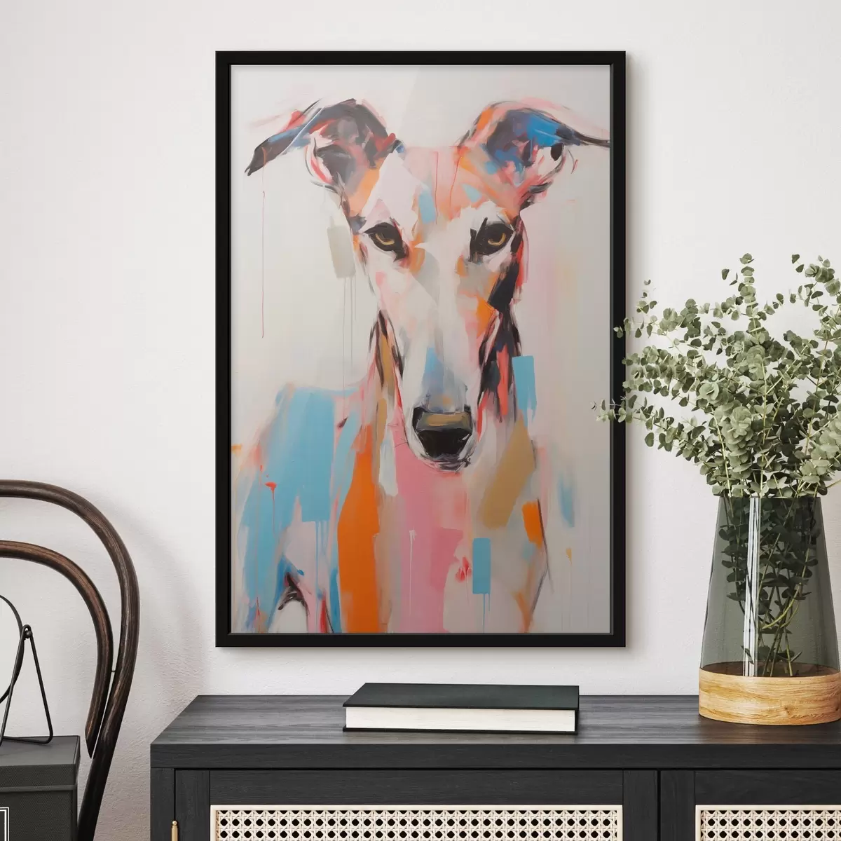 Poster Un cane levriero, dipinto con colori vivaci come l'arancione, il rosa e il blu, su uno sfondo bianco f45565