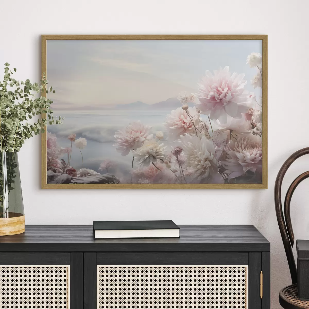 Poster Delicati fiori rosa in riva al mare all'alba f45496