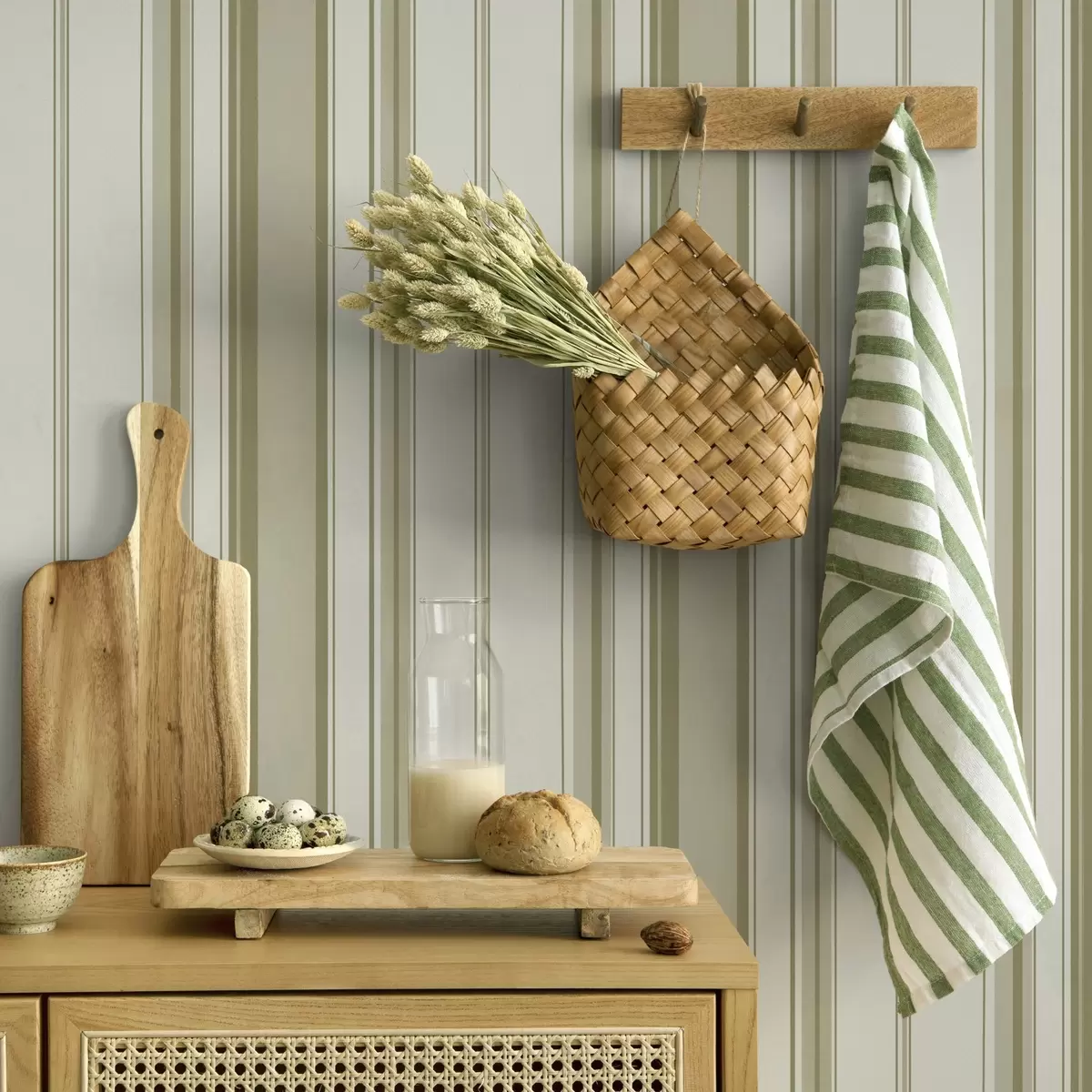 Carta da parati Sfondo crema con strisce grigio-beige di diversa larghezza a00521