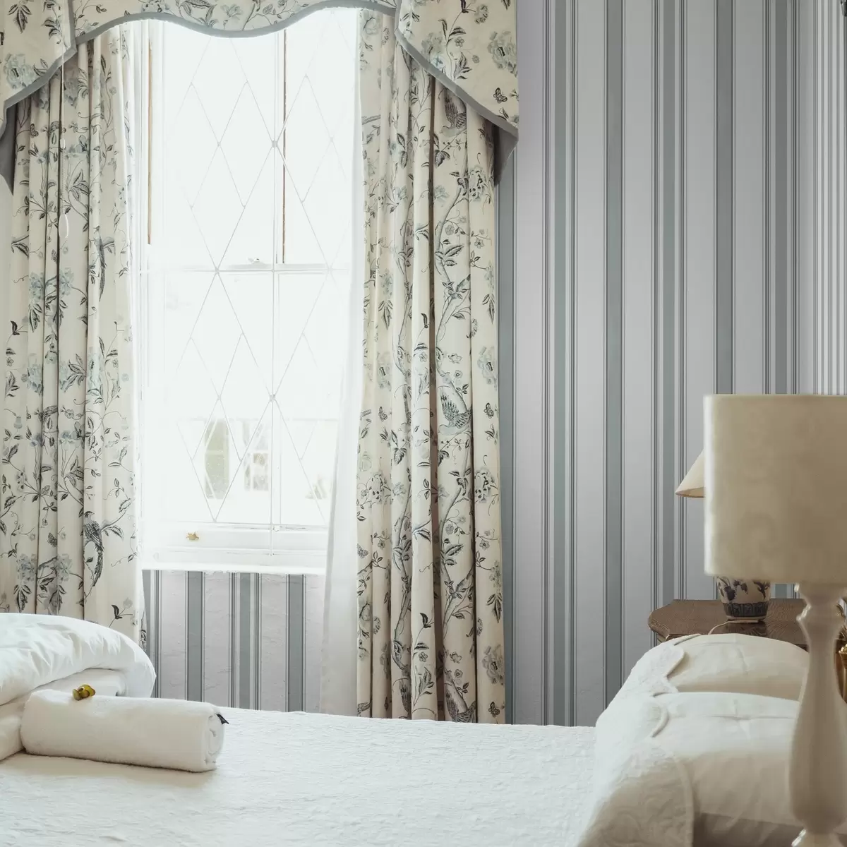 Carta da parati Doppio motivo a strisce grigio-blu a00554