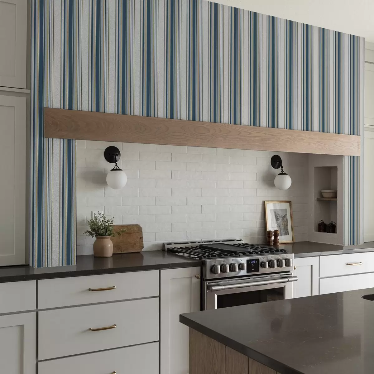 Carta da parati Strisce blu e gialle a contrasto su sfondo bianco a00566