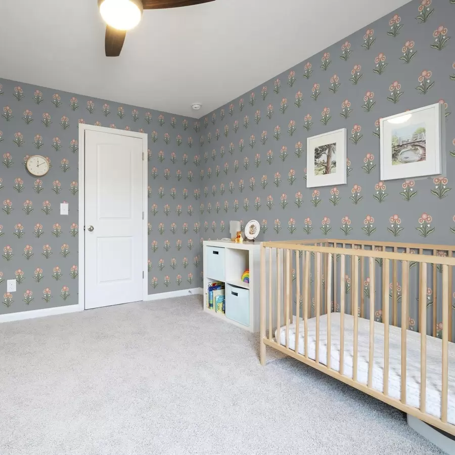 carta da parati Fiori stilizzati su sfondo grigio-blu, palette calda nr. a00494