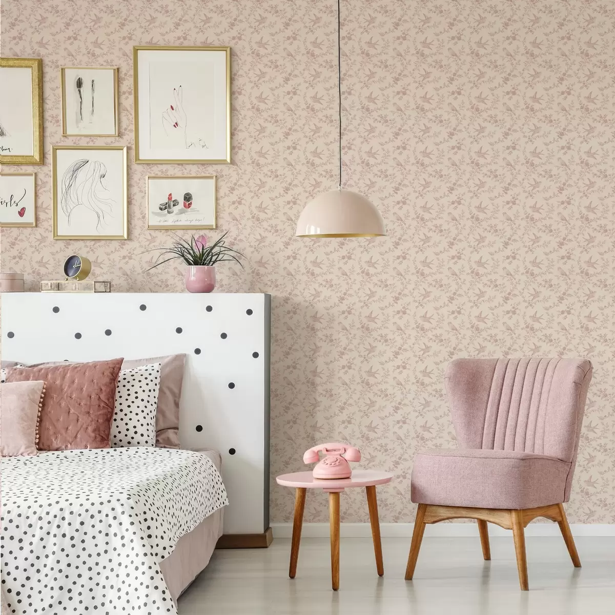 Carta da parati Uccelli e rose, motivo vintage su rosa cipria a00587